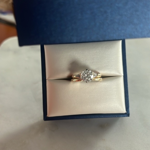 COPY - Engagement/wedding ring size 5 - Picture 6 of 7